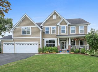 2S550 Maple Ter, Warrenville, IL 60555