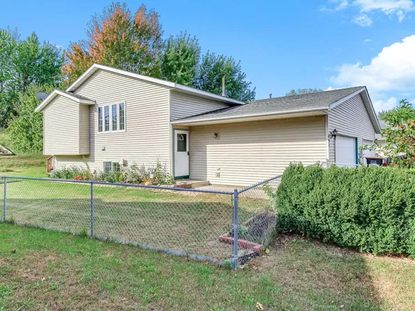 494 Appleblossom Ln, Shakopee, MN 55379