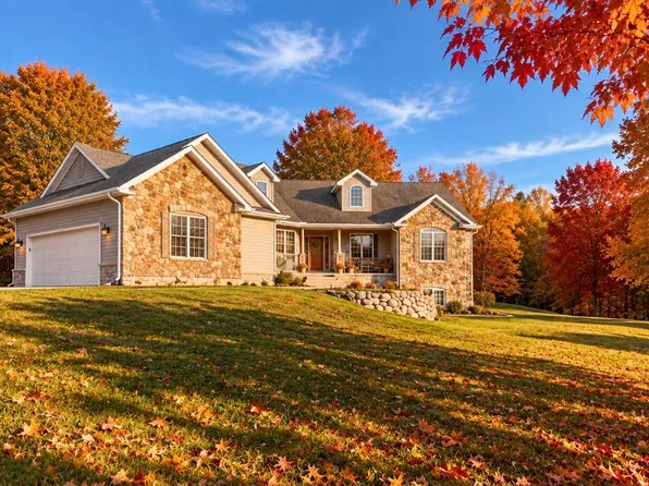 5752 Windsong Dr, Delton, MI 49046