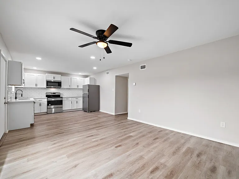 Saphira Apartments — Photo 18
