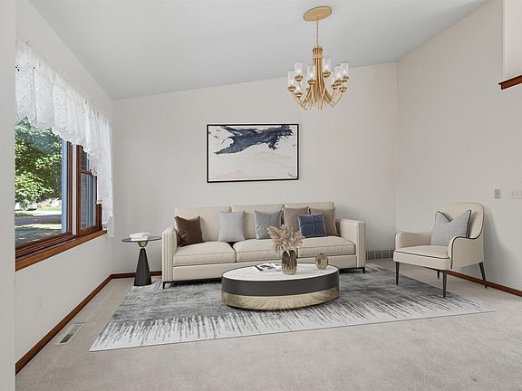 5th image of 608 S Douglas St