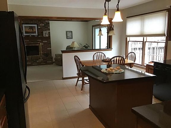 4th image of 717 Willowcrest Dr