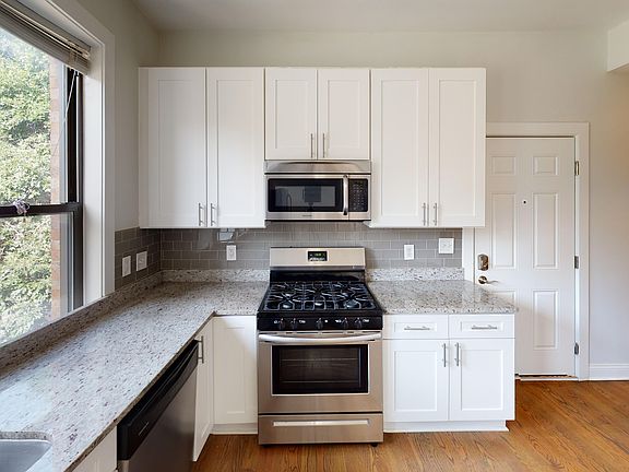5th image of 1355 W Bryn Mawr Ave #2W
