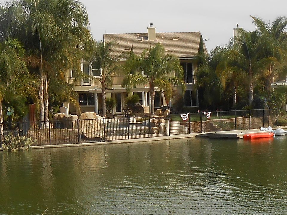 2nd image of 2066 Lighthouse Cir