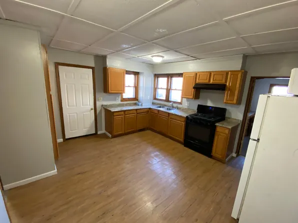 2404 Olive St APT A, Cedar Falls, IA 50613