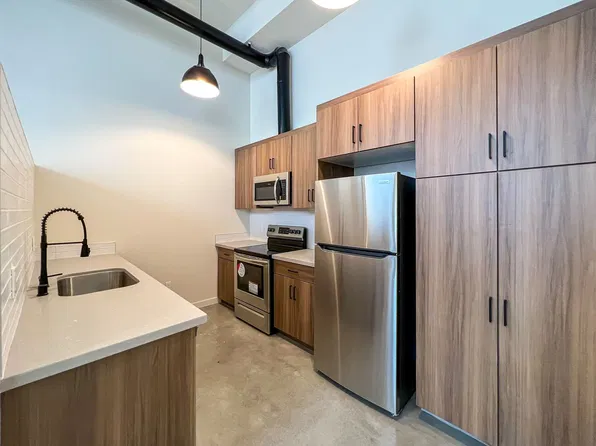 611 Highland