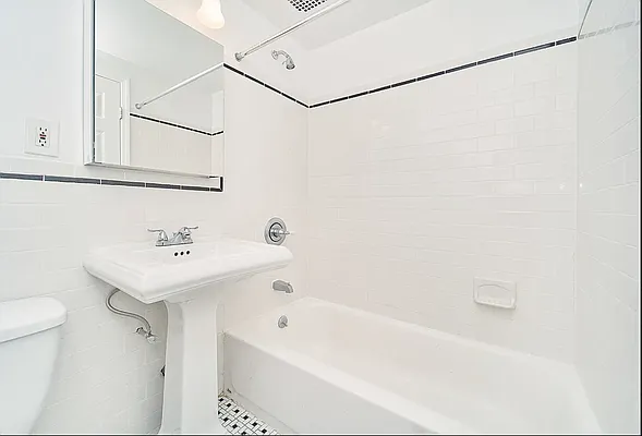 Rented by Living New York | media 12