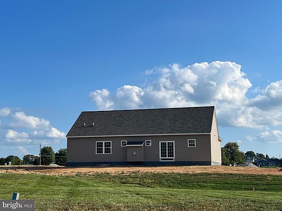 3rd image of 111 Lincolnshire St Lot 103