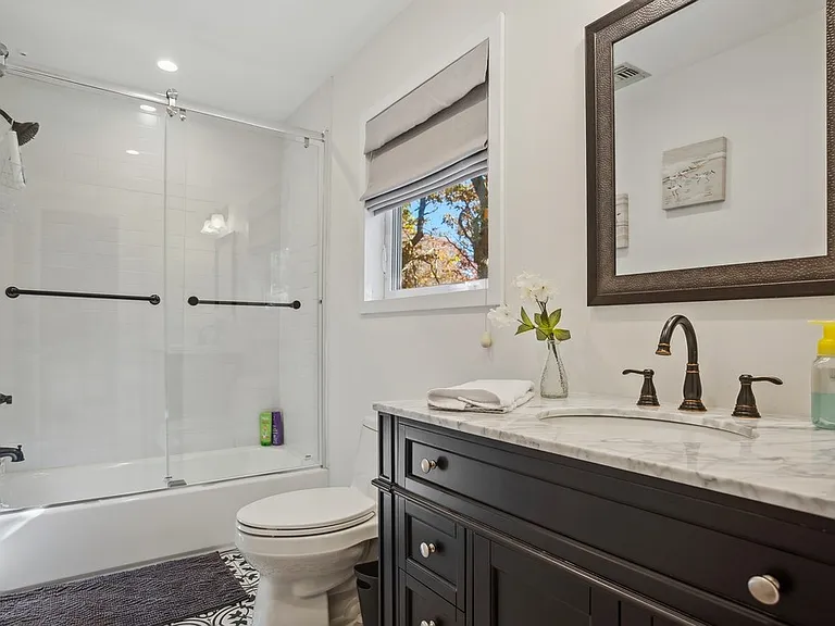 18 Park Cir — Photo 24