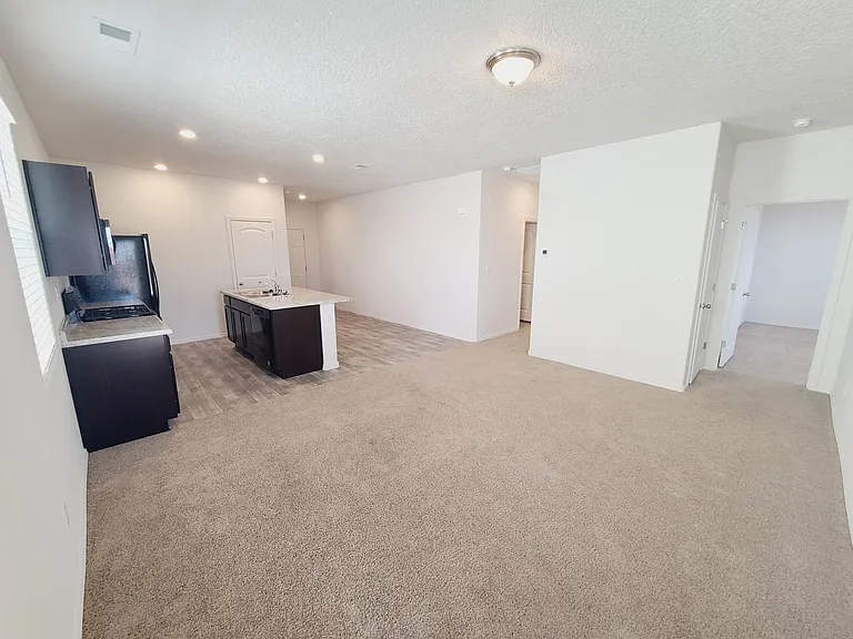 39 Hermanos Loop — Photo 7