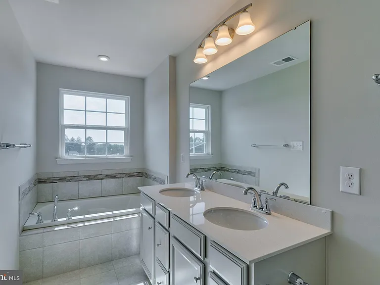 124 Bishop Way — Photo 13