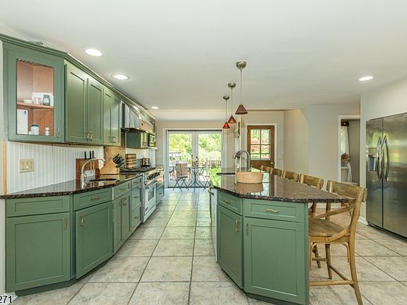 5th image of 61 Tingley Rd