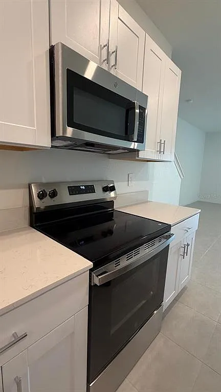 3 bed, 2.5 bath, 1747 sqft, $2,390 — Photo 4