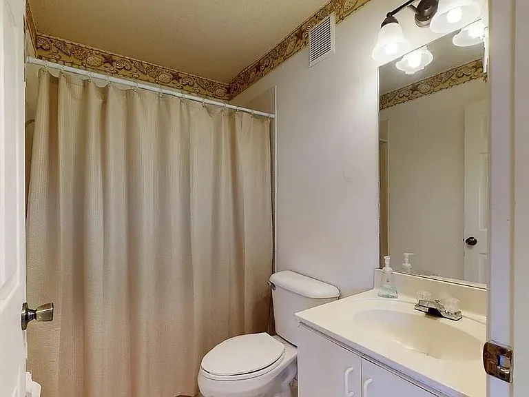 2921 SE 13th Rd #204 — Photo 6
