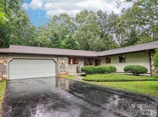 126 Brandon Rd, Hendersonville, NC 28739