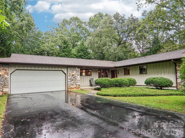 126 Brandon Rd, Hendersonville, NC 28739
