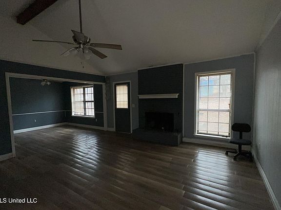 5th image of 1120 Oak Glen Pl