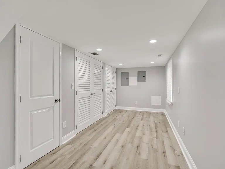 1544 W York St — Photo 22