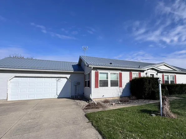 10680 Robin Ln, Plymouth, IN 46563