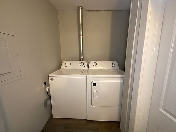5th image of 2 E King St #3