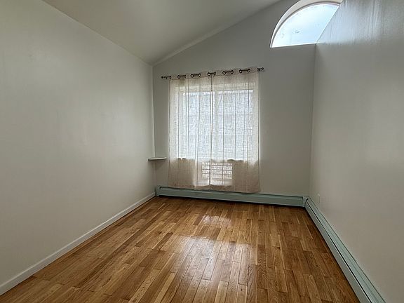 3rd image of 3103 Linden Pl APT 2