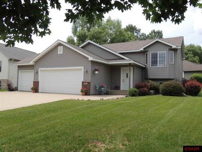 600 Colodoro Ln, Eagle Lake, MN, 56024