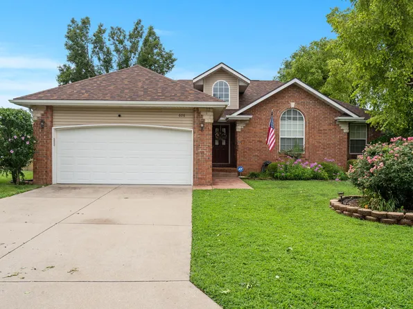 608 W Dover Street, Nixa, MO 65714