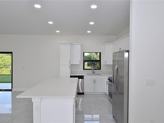 4th image of 5031 42nd ST NE