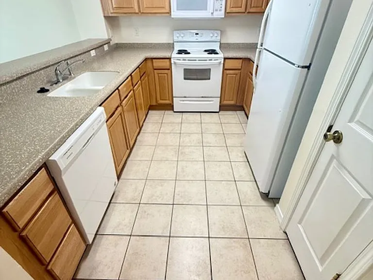 223 Johnson Ct — Photo 17