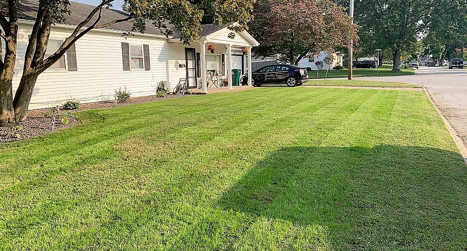 1st image of 1619 W Granview Dr