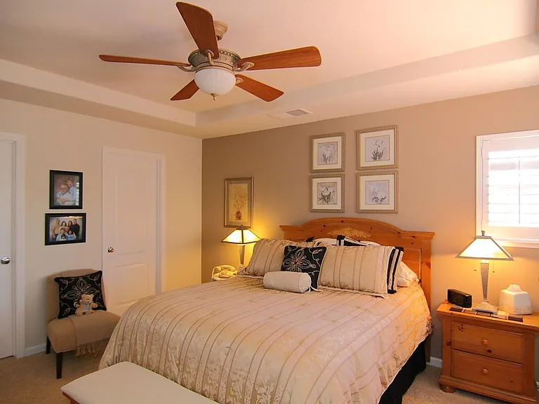 850 Belmont Ln — Photo 22