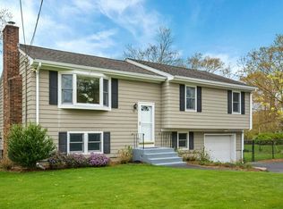 35 Chapel Hill Dr, Attleboro, MA 02703