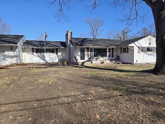 2nd image of 1950 Riverlane Dr