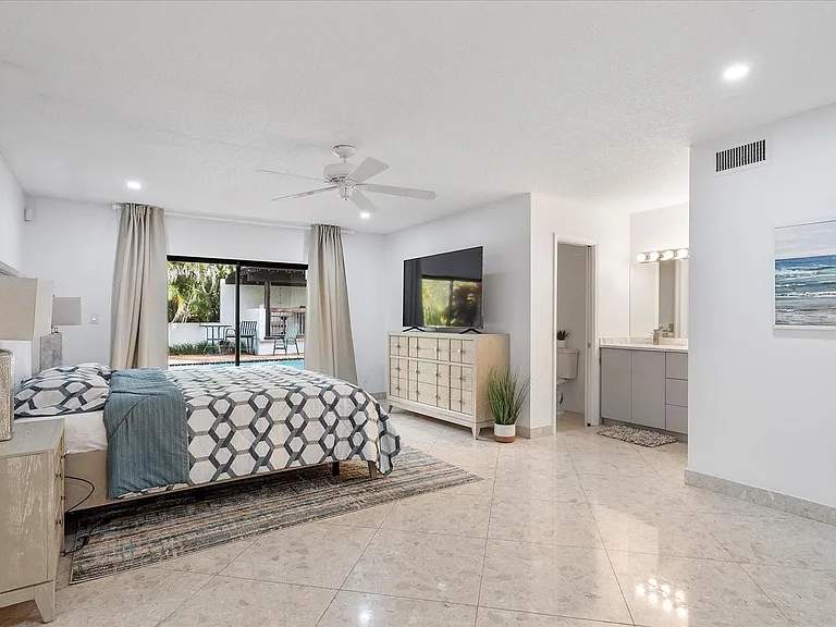1240 SW 14th Ave — Photo 24