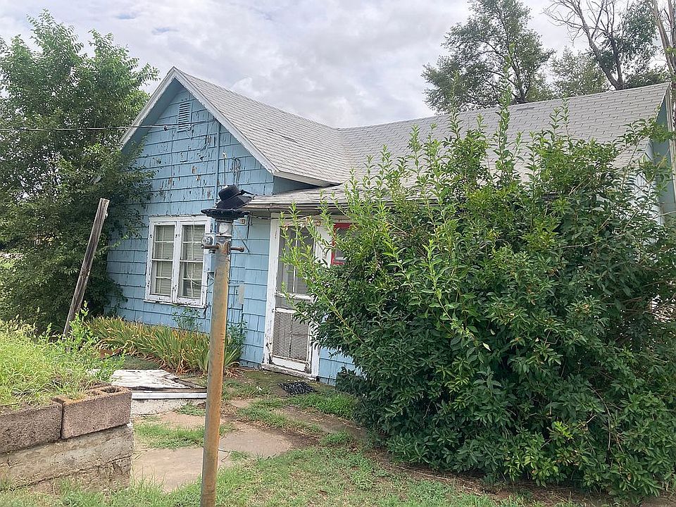 2nd image of 523 Main St