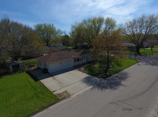 319 Upland Dr, Waterloo, IA 50701