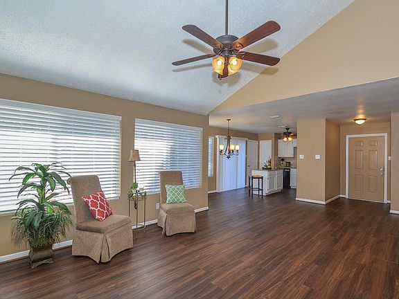 3rd image of 3915 Mill Rock Cir