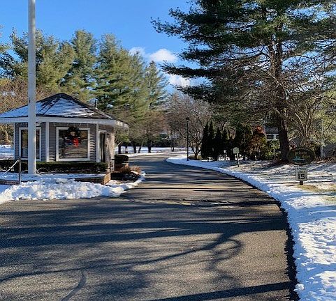 2nd image of 2703 Mill Pond Dr
