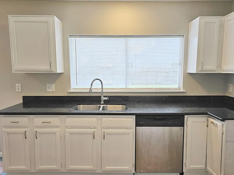 6103 Wolfboro Dr — Photo 6