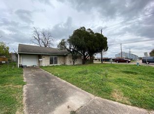 8402 Bascom St, Houston, TX 77080