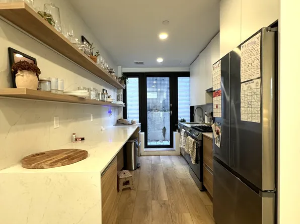 1576 Beacon St, Brookline, MA