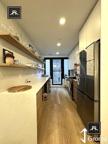 1576 Beacon St #301 Photo 1