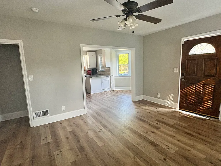 5402 Summerfield Ave — Photo 2