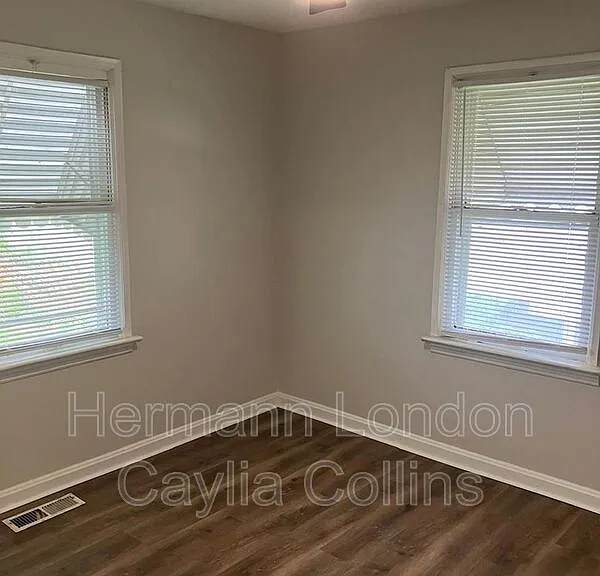 7804 Utica Dr — Photo 5