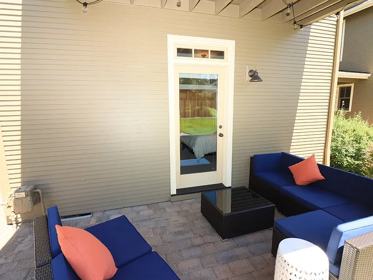 577 W Jefferson Ave — Photo 24
