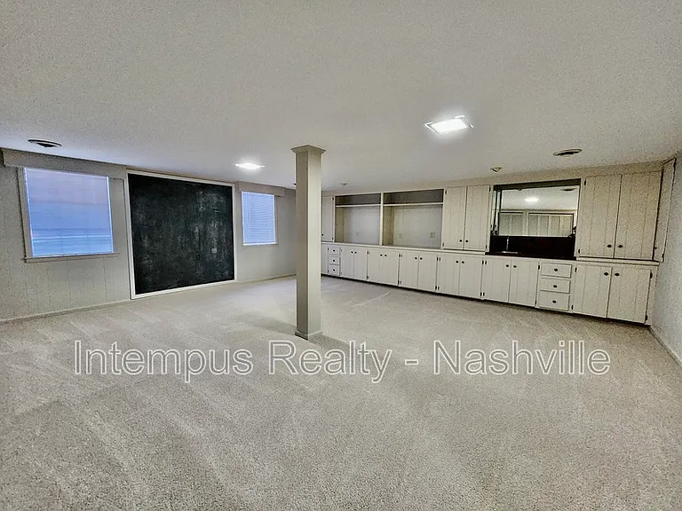 8124 Devens Dr — Photo 30