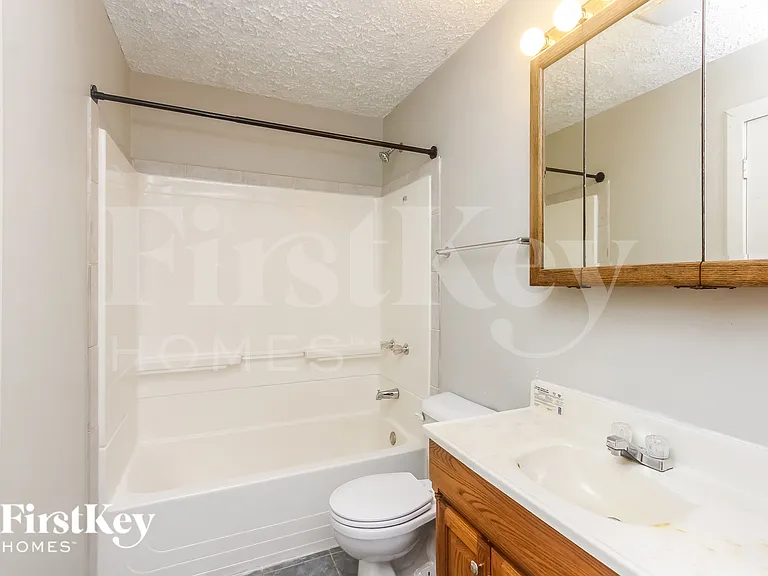 1281 Tree Top Ln — Photo 8