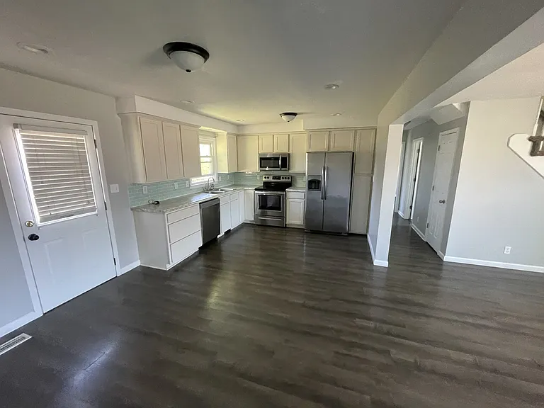2301 Sherwood Hills Ct — Photo 7