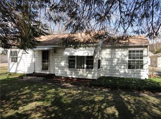 1114 W Gore Rd, Erie, PA 16509