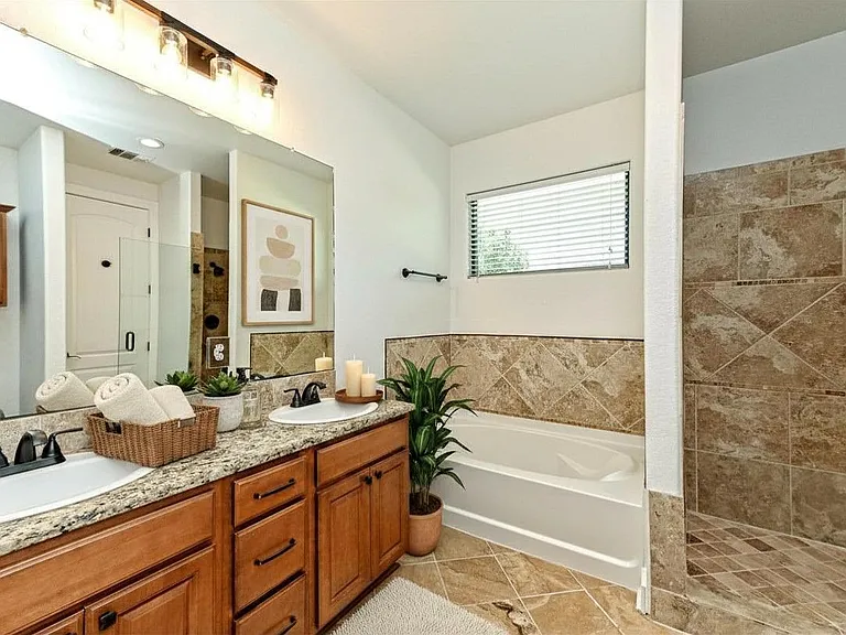 15208 Bowling Ln — Photo 10